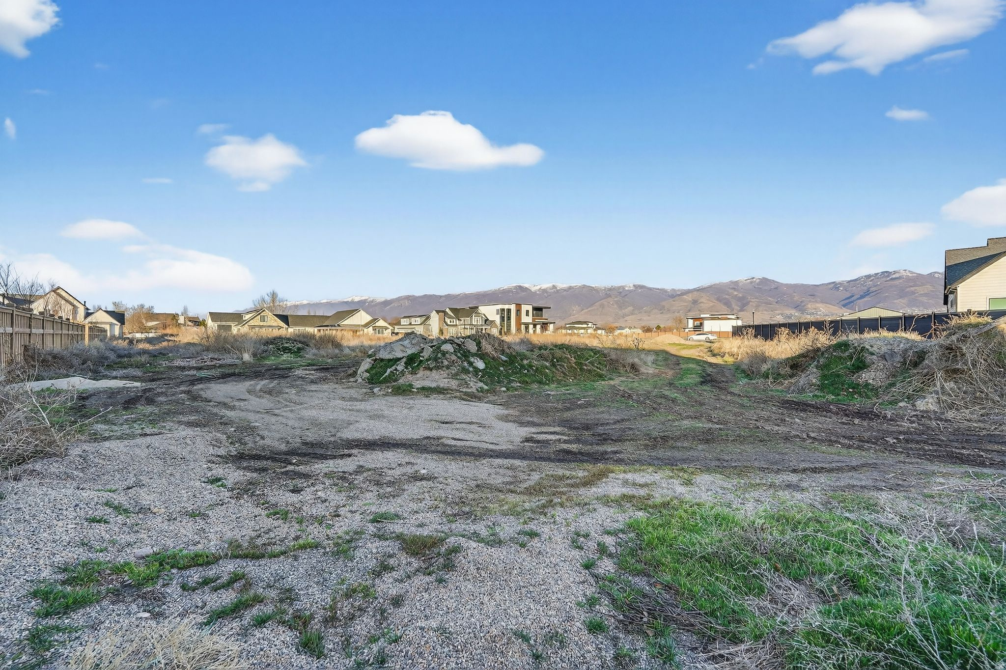 HIGHGATE ESTATES - Land