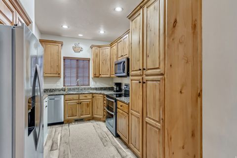 Tiny photo for 622 E WYNGATE POINTE LN S, Draper, UT 84020 (MLS # 2129603)