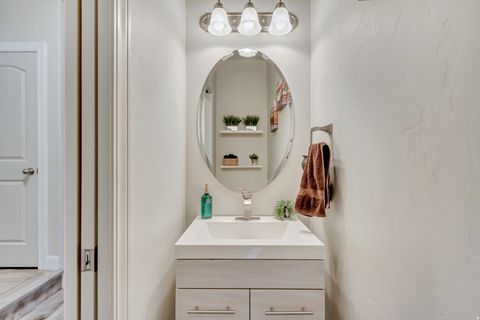 Tiny photo for 622 E WYNGATE POINTE LN S, Draper, UT 84020 (MLS # 2129603)