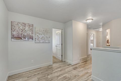Tiny photo for 622 E WYNGATE POINTE LN S, Draper, UT 84020 (MLS # 2129603)