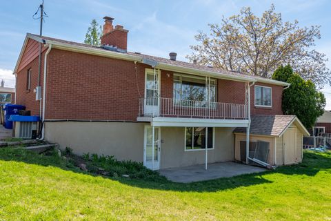 Tiny photo for 221 E 2450 S, Bountiful, UT 84010 (MLS # 2149590)