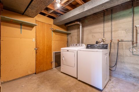 Tiny photo for 221 E 2450 S, Bountiful, UT 84010 (MLS # 2149590)