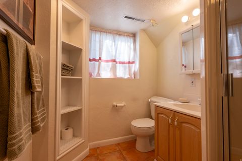 Tiny photo for 221 E 2450 S, Bountiful, UT 84010 (MLS # 2149590)