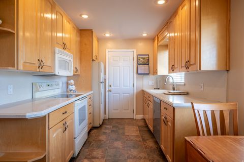 Tiny photo for 221 E 2450 S, Bountiful, UT 84010 (MLS # 2149590)