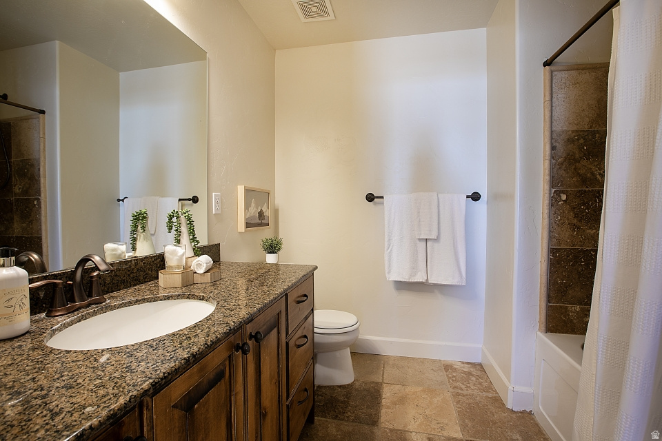 THE COVE - Residential