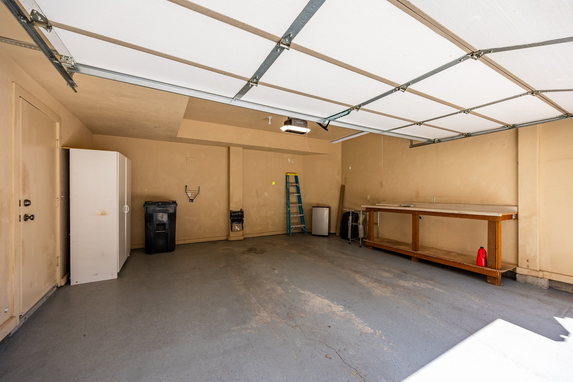 REDSTONE VILLAGE CONDOMINIUM - Residential Lease