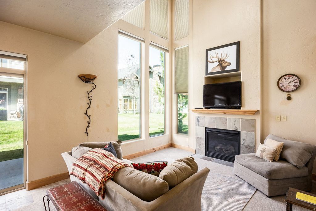 Photo of 6144 FOX POINTE CIR #C2, Kimball Junction, UT 84098 (MLS # 2159343)