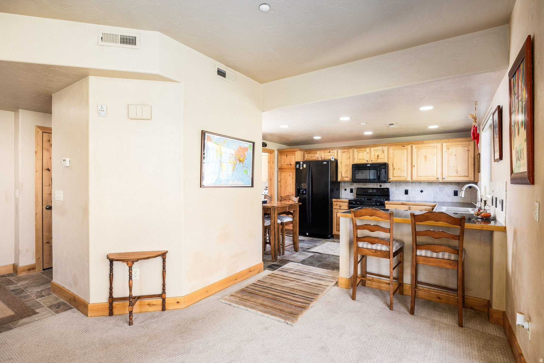 REDSTONE VILLAGE CONDOMINIUM - Residential Lease