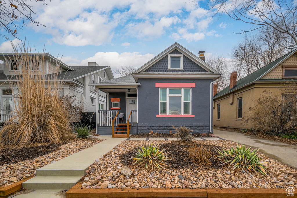 This isn't your grandmother's Marmalade! This vibrant neighborhood has flourished in recent years, boasting trendy restaurants, lively festivals, and even a brand-new library-making it an exceptional place to call home. And this charming home sits right at the heart of it all.  Here's what makes this home truly special: it's a single-level design. While other homes with similar square footage may have much of their space tucked away in a basement, this one offers an open, airy feel throughout. Inside, you'll find two spacious bedrooms, a large bathroom, and an expansive flex space-perfect for a workshop, craft room, home gym, or office.  Natural light floods the interior, complementing the brand-new flooring. Step outside to enjoy an adorable backyard, complete with a new fence and off-street parking. This is more than just a home-it's a rare find in one of the city's most exciting neighborhoods!  Square footage figures are provided as a courtesy estimate only and were obtained from previous appraisal.  Buyer is advised to obtain an independent measurement.