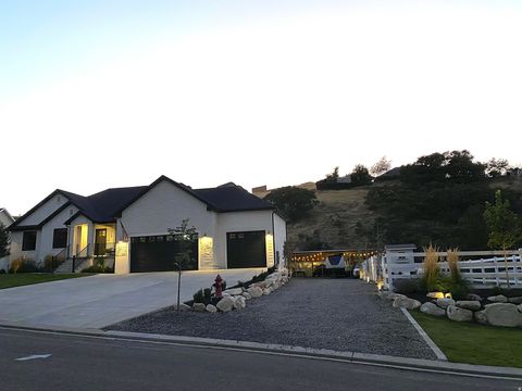 Tiny photo for 319 N LOAFER CANYON RD, Elk Ridge, UT 84651 (MLS # 2120700)