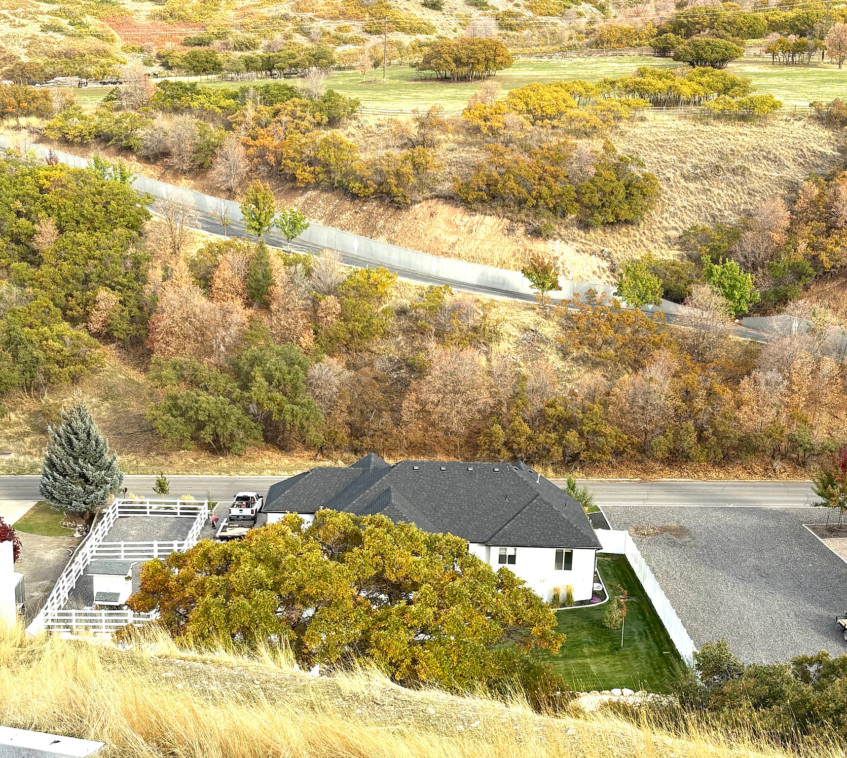 319 N LOAFER CANYON RD