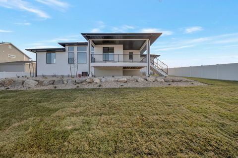 Tiny photo for 6602 W BRAEBURN WAY S, West Jordan, UT 84081 (MLS # 2121999)