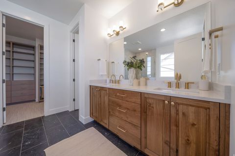 Tiny photo for 6602 W BRAEBURN WAY S, West Jordan, UT 84081 (MLS # 2121999)