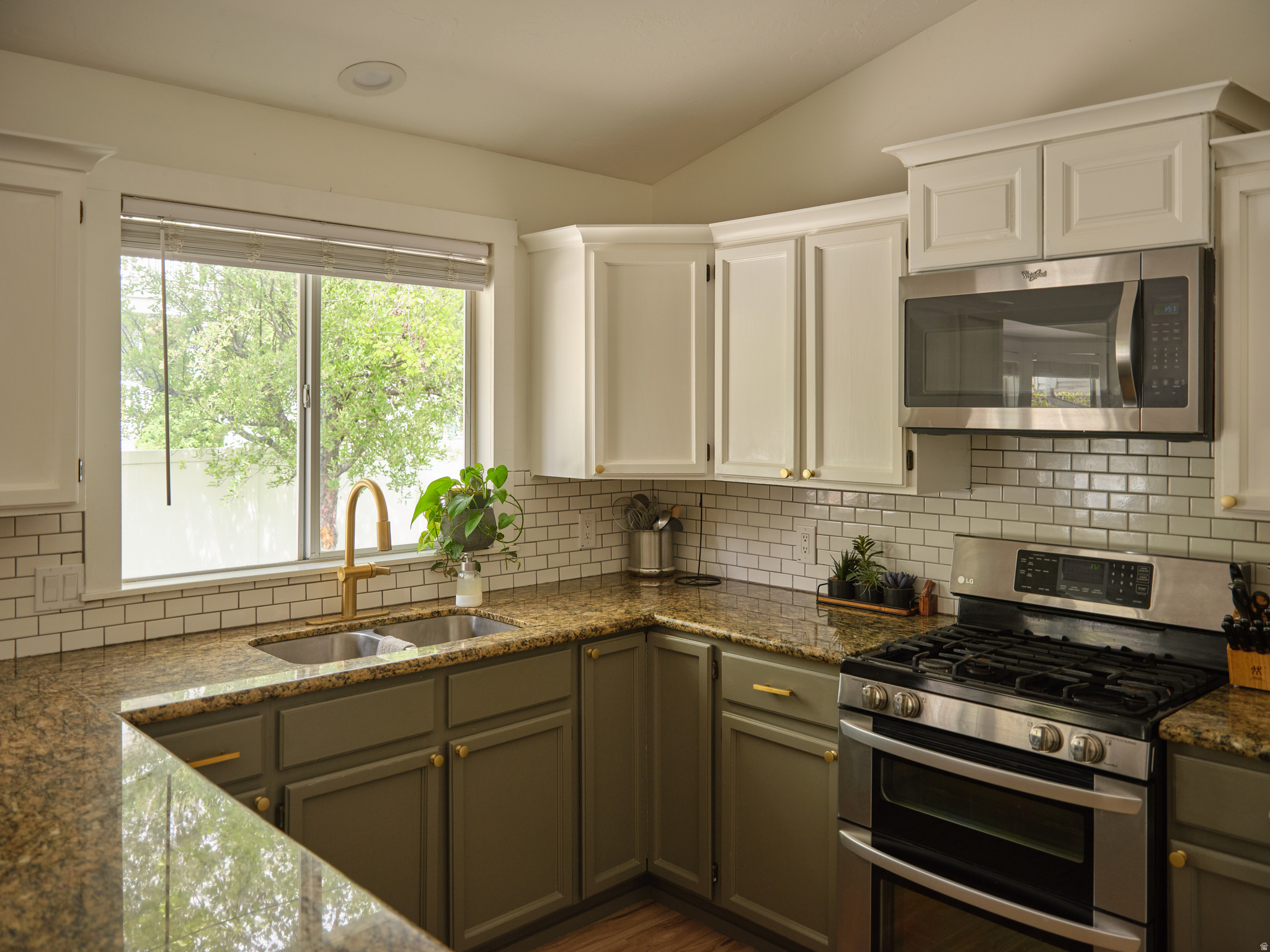 GRANITE MOUNTAIN ESTATES - Residential