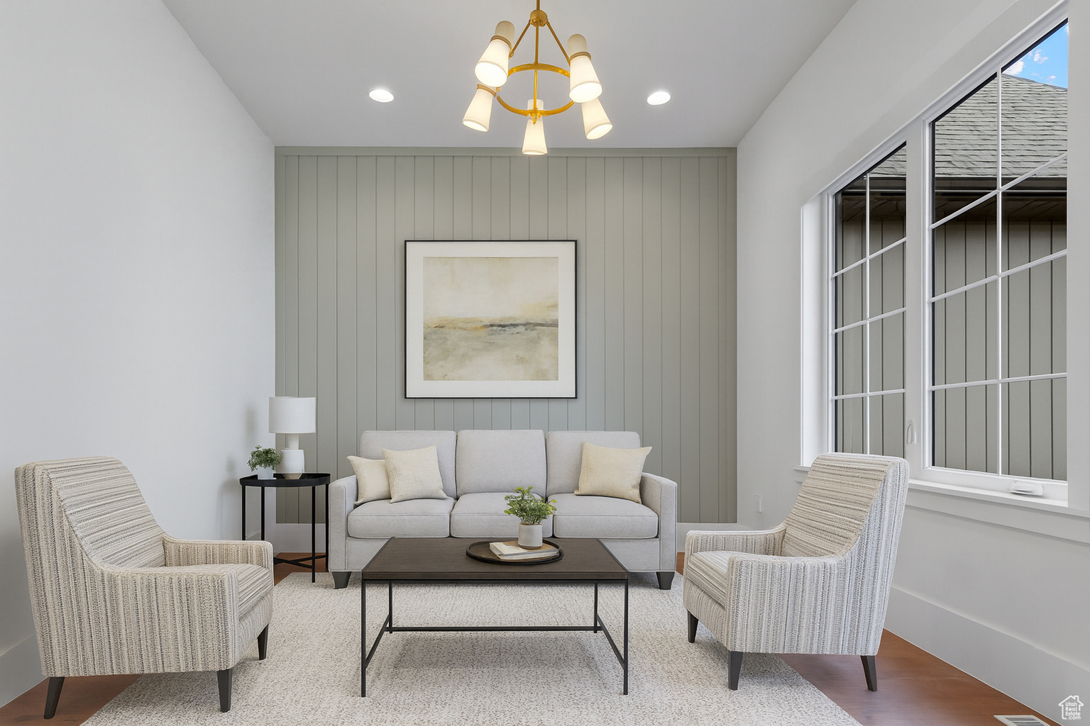 FOUR SEASONS - Residential