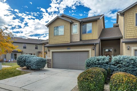 Photo of 866 S PHEASANT RUN DR, Orem, UT 84058 (MLS # 2122993)