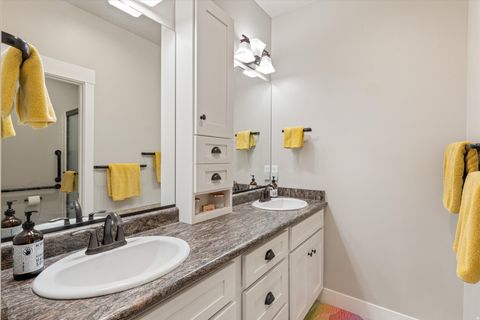 Tiny photo for 36 W 960 S, Hurricane, UT 84737 (MLS # 2155034)