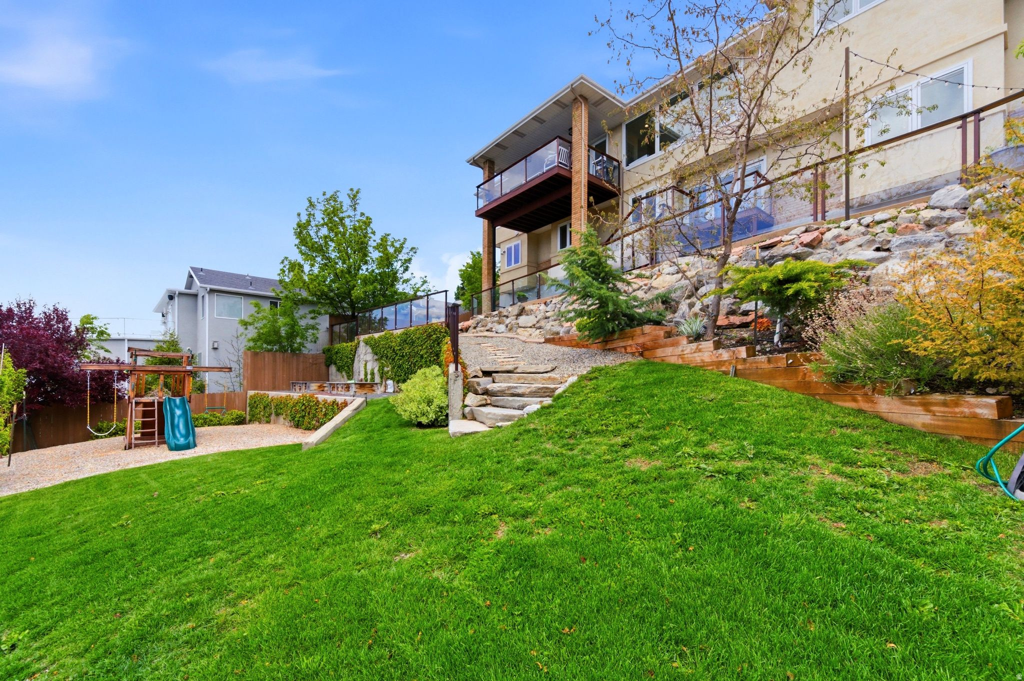 BENCH - Residential