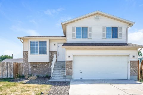 1782 N 810 W Clinton UT 84015