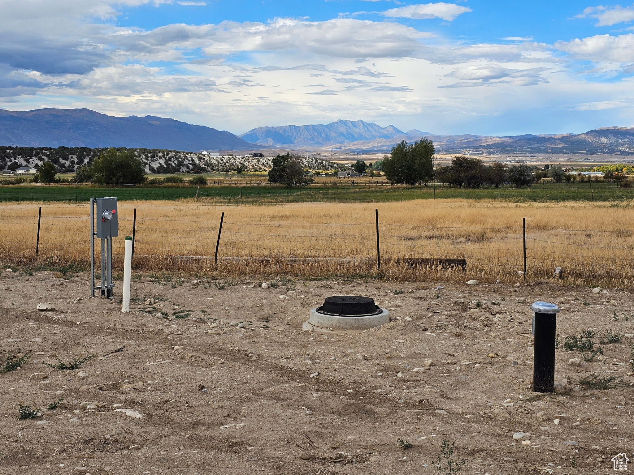 CRAWFORD CIRCLE - Land