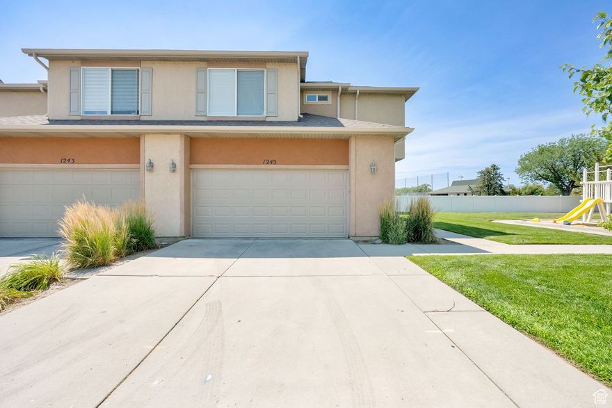 PRICE REDUCED! Welcome to this beautifully maintained 3-bedroom, 2.5-bathroom townhome perfectly situated on the golf course. Step inside to brand-new carpet and stylish new fixtures that create a fresh, modern feel throughout.  The floor plan offers a bright, spacious living area and a well-designed kitchen-ideal for entertaining or relaxing after a round of golf. Upstairs, three comfortable bedrooms include a primary suite with private bath.  Located in a secure, gated community with easy access to major freeways, this home offers both tranquility and convenience. Enjoy the perfect blend of golf-course views, updated interiors, and a central location close to shopping, dining, and everything the area has to offer. come to this beautifully maintained 3-bedroom, 2.5-bathroom townhome perfectly situated on the golf course. Step inside to brand-new carpet and stylish new fixtures that create a fresh, modern feel throughout.  The floor plan offers a bright, spacious living area and a well-designed kitchen-ideal for entertaining or relaxing after a round of golf. Upstairs, three comfortable bedrooms include a primary suite with private bath.  Located in a secure, gated community with easy access to major freeways, this home offers both tranquility and convenience. Enjoy the perfect blend of golf-course views, updated interiors, and a central location close to shopping, dining, and everything the area has to offer.