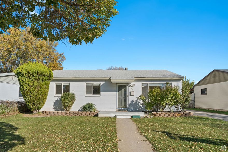 Great little starter home in the Glendale Area, Nice back yard that is fully fenced, Large 2 car garage, Newer water heater,15 year roof, electrical and plumbing have been upgraded around 15 years ago.  Square footage figures are provided as a courtesy estimate only.  Buyer is advised to obtain an independent measurement.