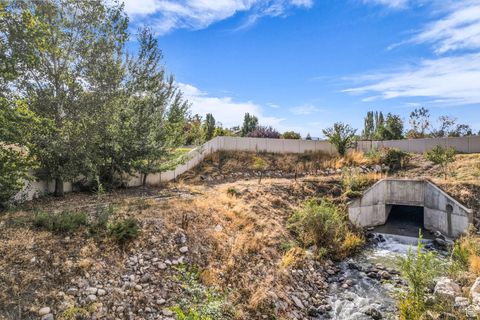 Tiny photo for 11187 S DEVON VIEW DR W, South Jordan, UT 84095 (MLS # 2116874)