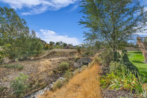 Tiny photo for 11187 S DEVON VIEW DR W, South Jordan, UT 84095 (MLS # 2116874)
