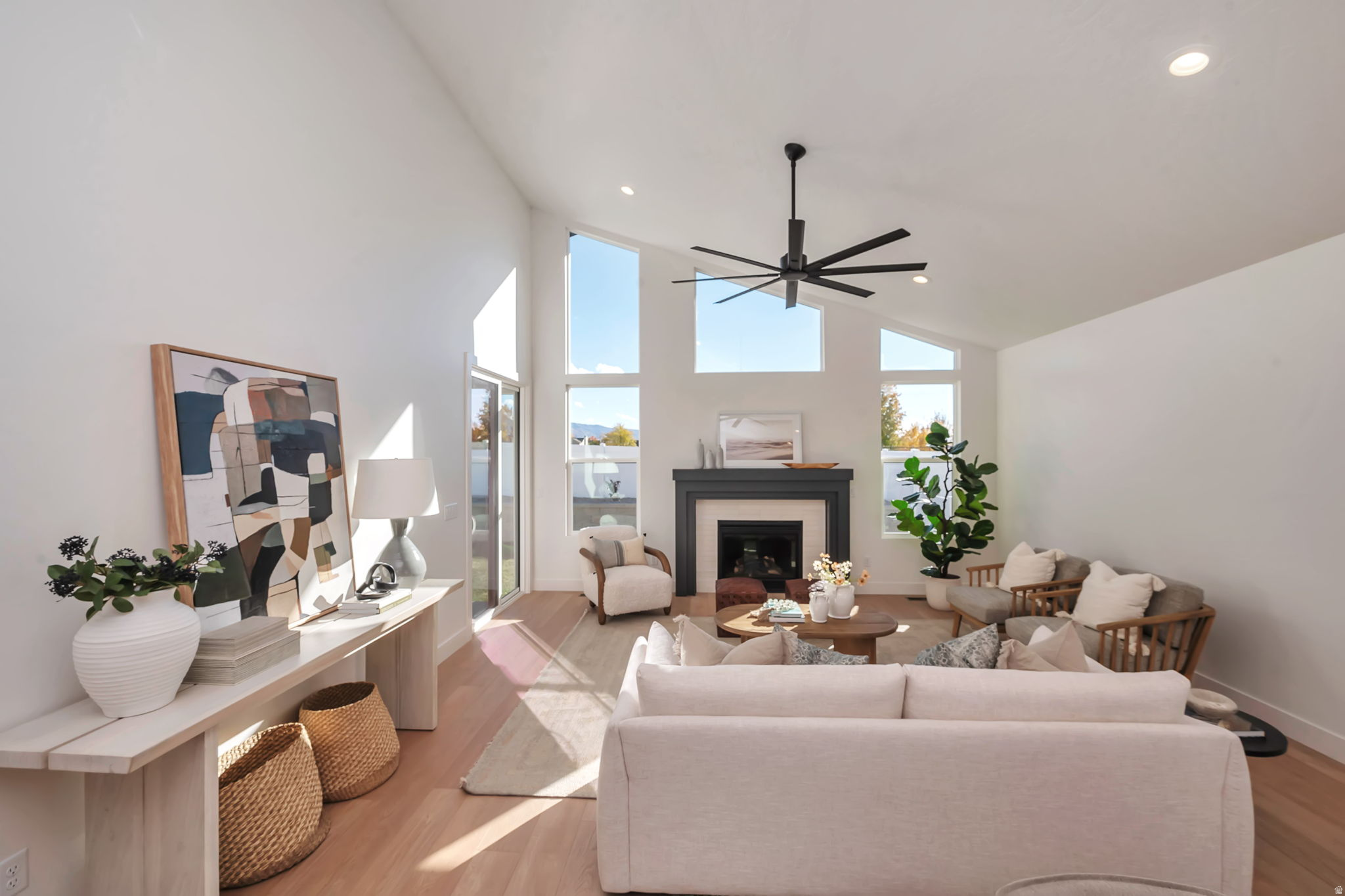 SUMMERHILL LANE - Residential