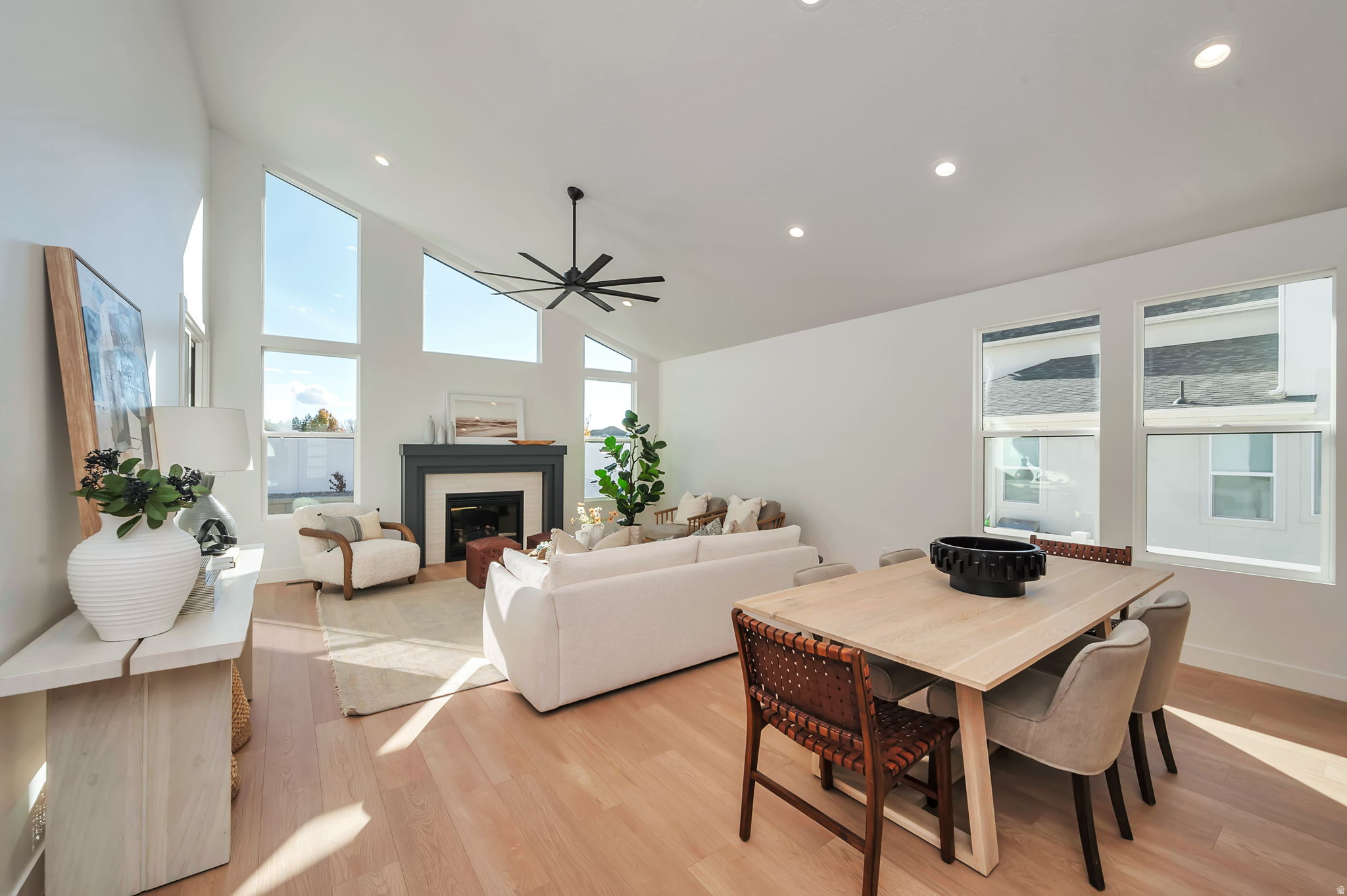 SUMMERHILL LANE - Residential