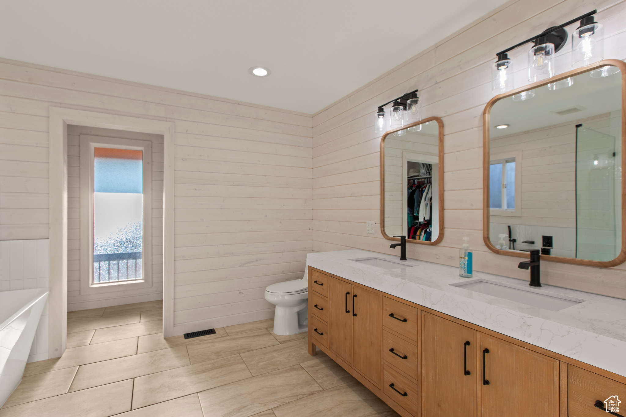 LAKE ROCKPORT ESTATES - Residential