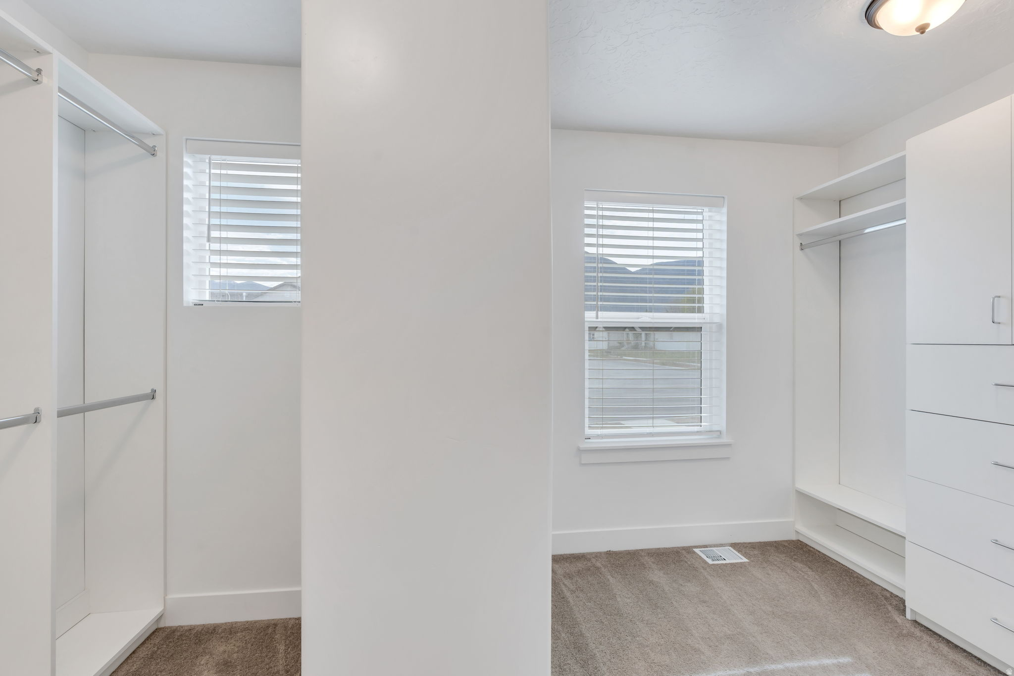 SKYVIEW EST - Residential