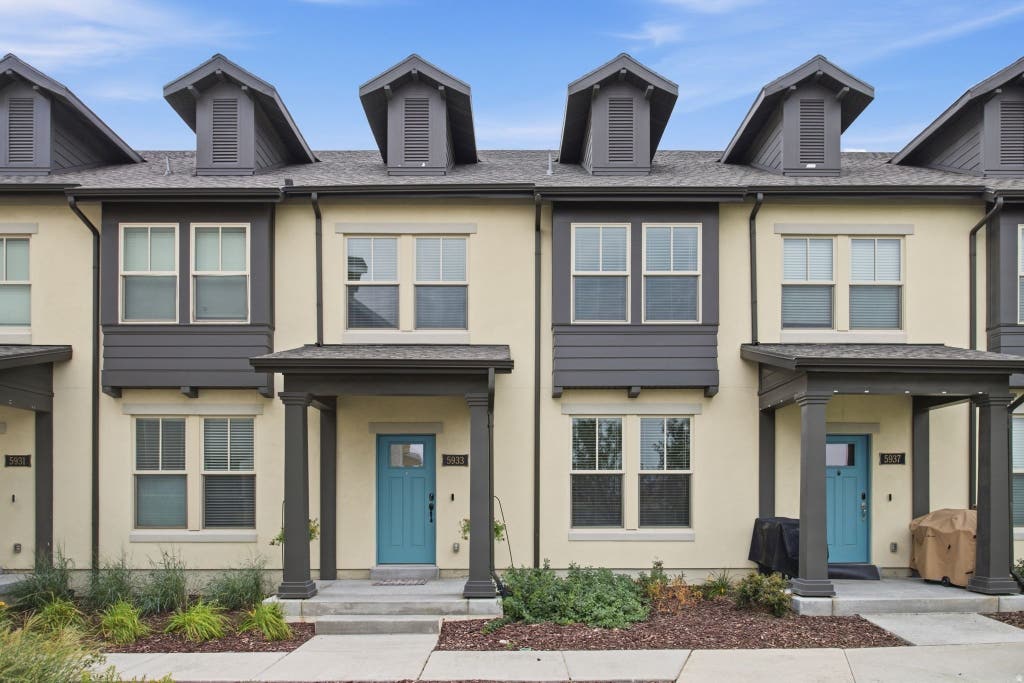 Photo of 5933 W LAKE AVE S, South Jordan, UT 84009 (MLS # 2178214)