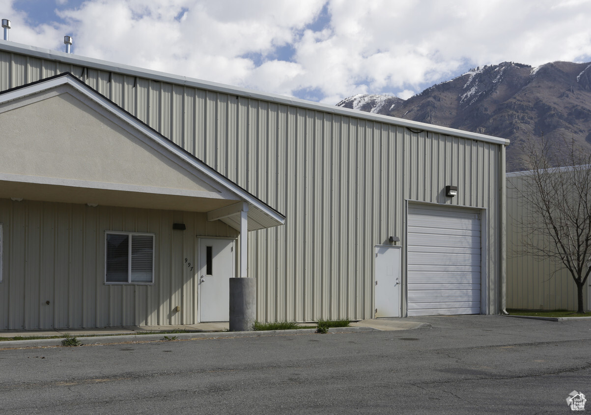 SPRING CREEK INDUSTRIAL PARK - Commercial Lease