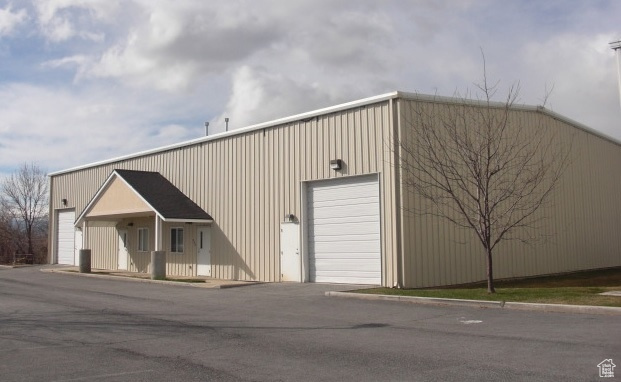 SPRING CREEK INDUSTRIAL PARK - Commercial Lease