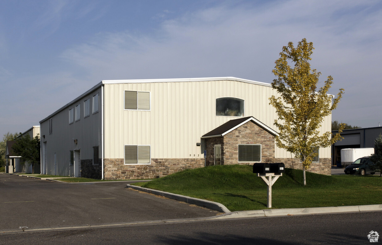 SPRING CREEK INDUSTRIAL PARK - Commercial Lease
