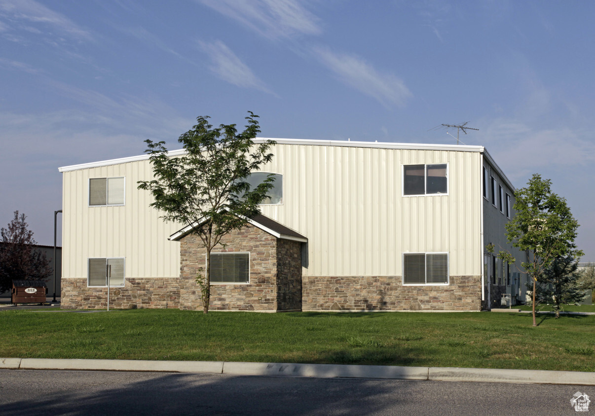 SPRING CREEK INDUSTRIAL PARK - Commercial Lease