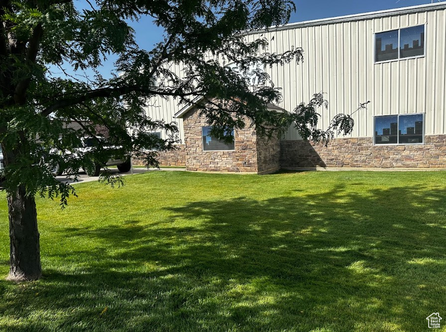 SPRING CREEK INDUSTRIAL PARK - Commercial Lease