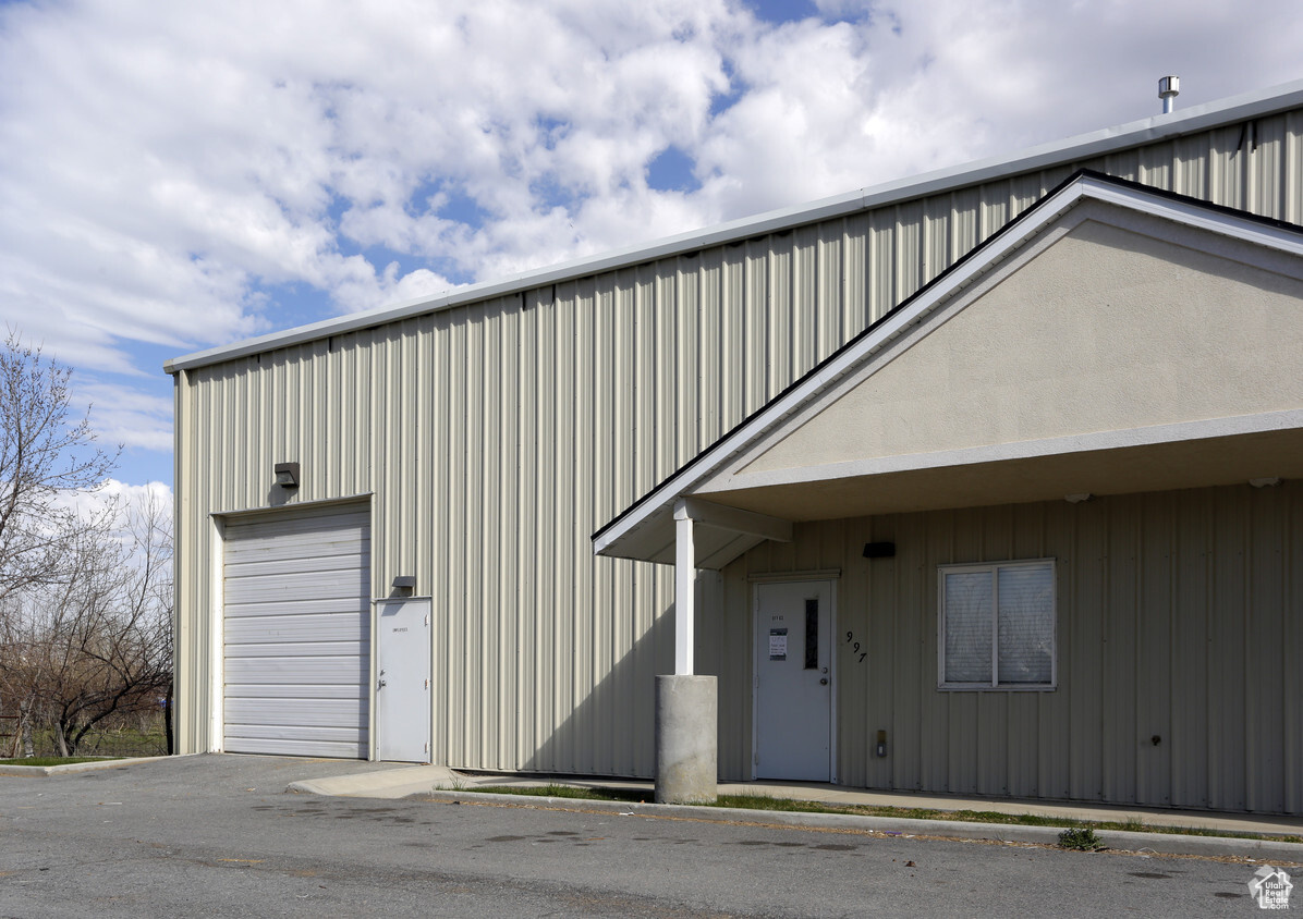 SPRING CREEK INDUSTRIAL PARK - Commercial Lease