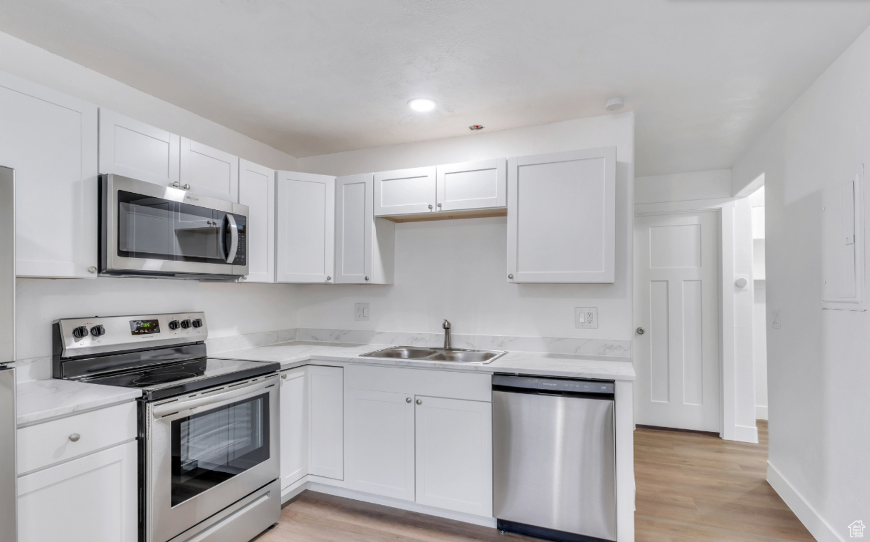 MEADOWS - Residential Lease
