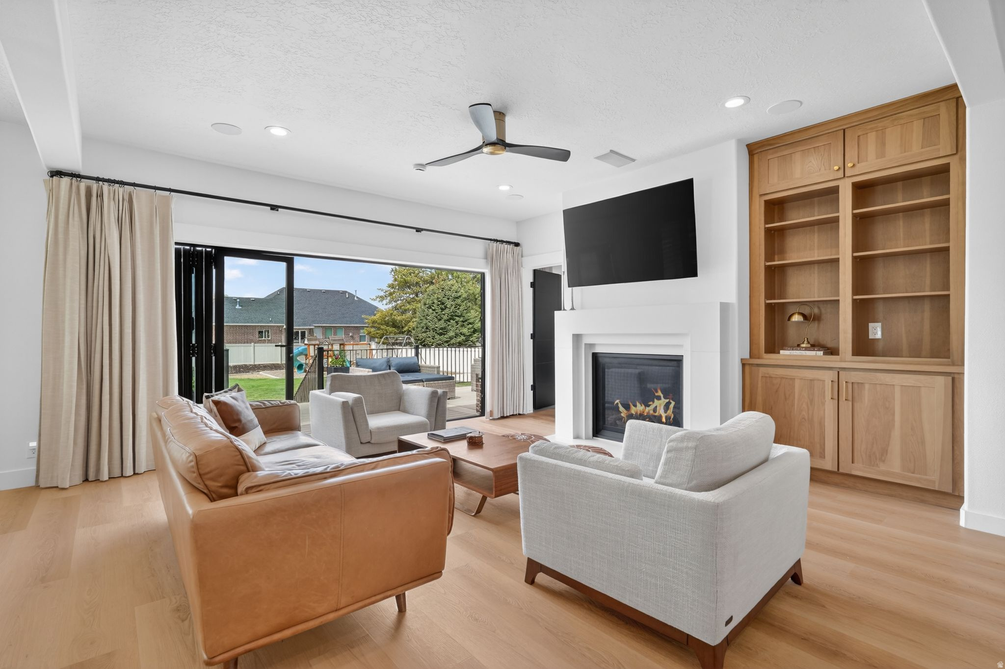 HIGHLANDS RANCH - Residential