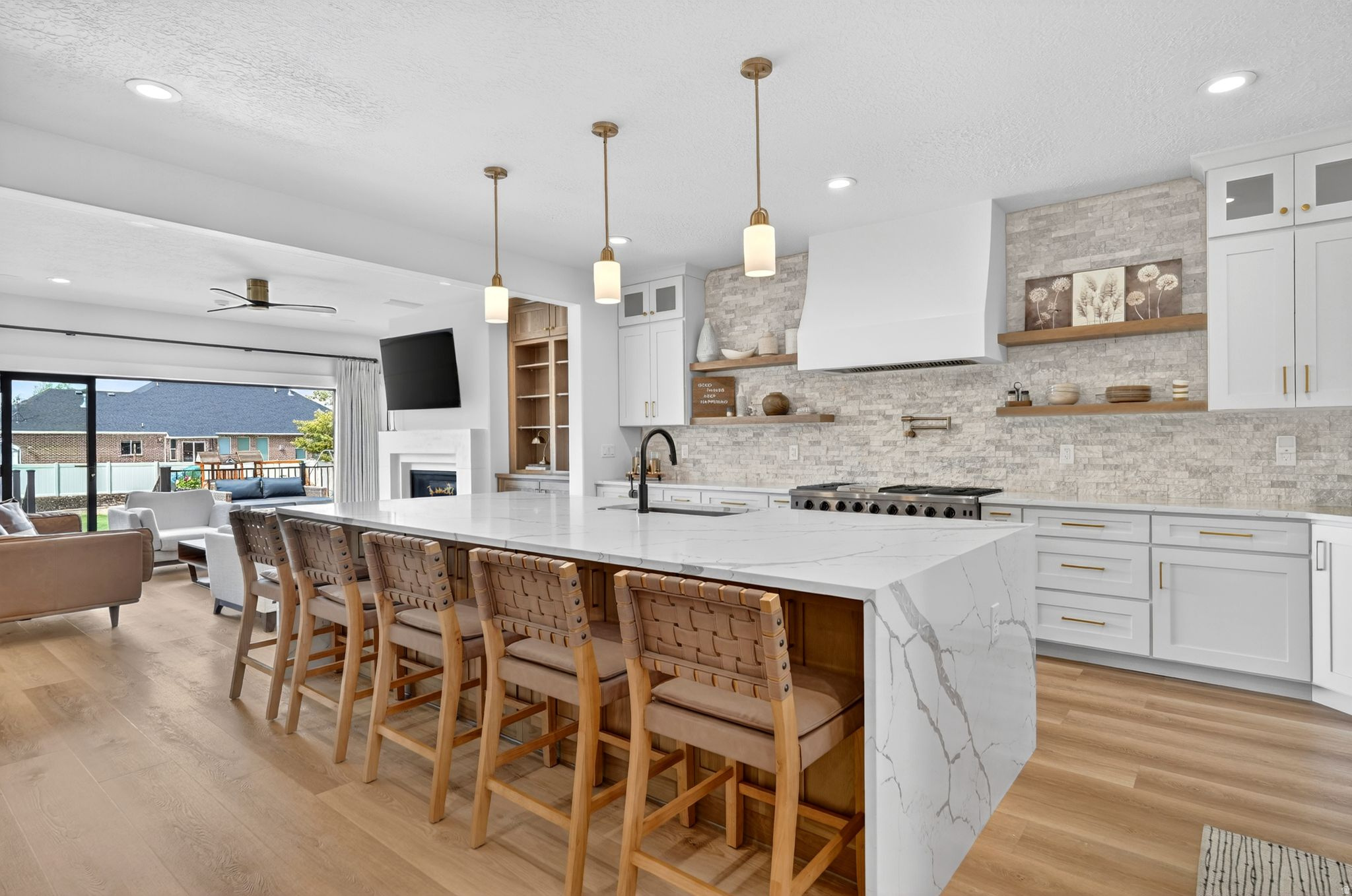 HIGHLANDS RANCH - Residential