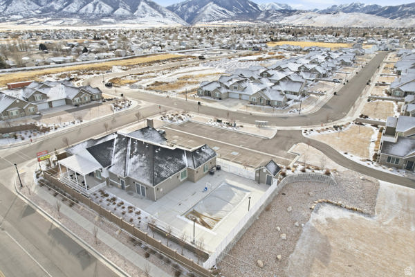 COUNTRY VIEW VILLAS - Residential