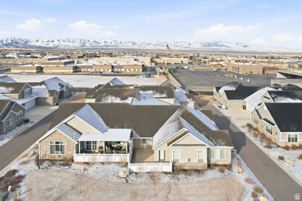 COUNTRY VIEW VILLAS - Residential