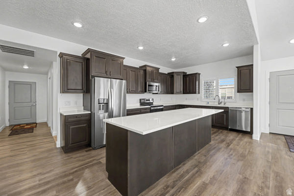 COUNTRY VIEW VILLAS - Residential