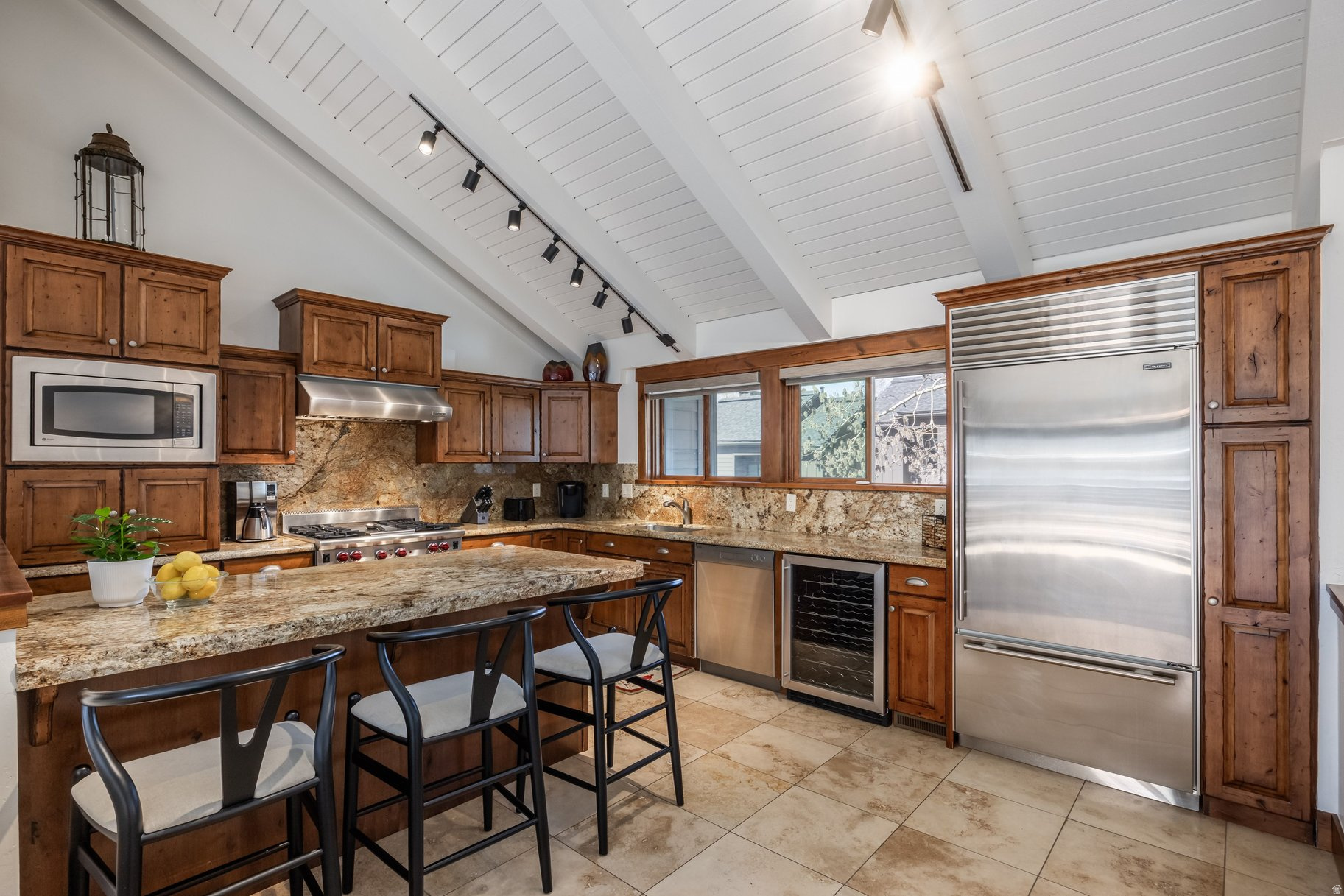 QUEEN ESTHER VILLAGE - Residential