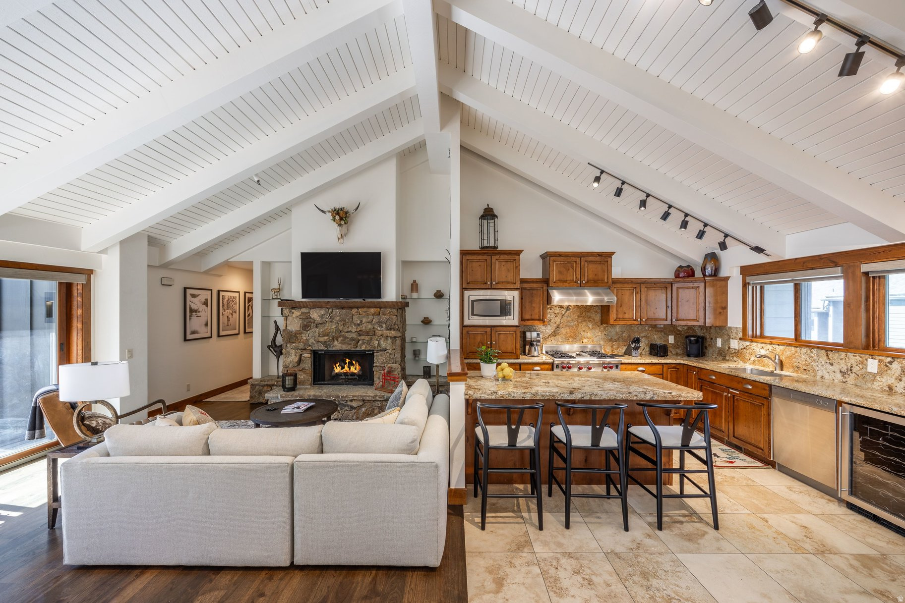 QUEEN ESTHER VILLAGE - Residential