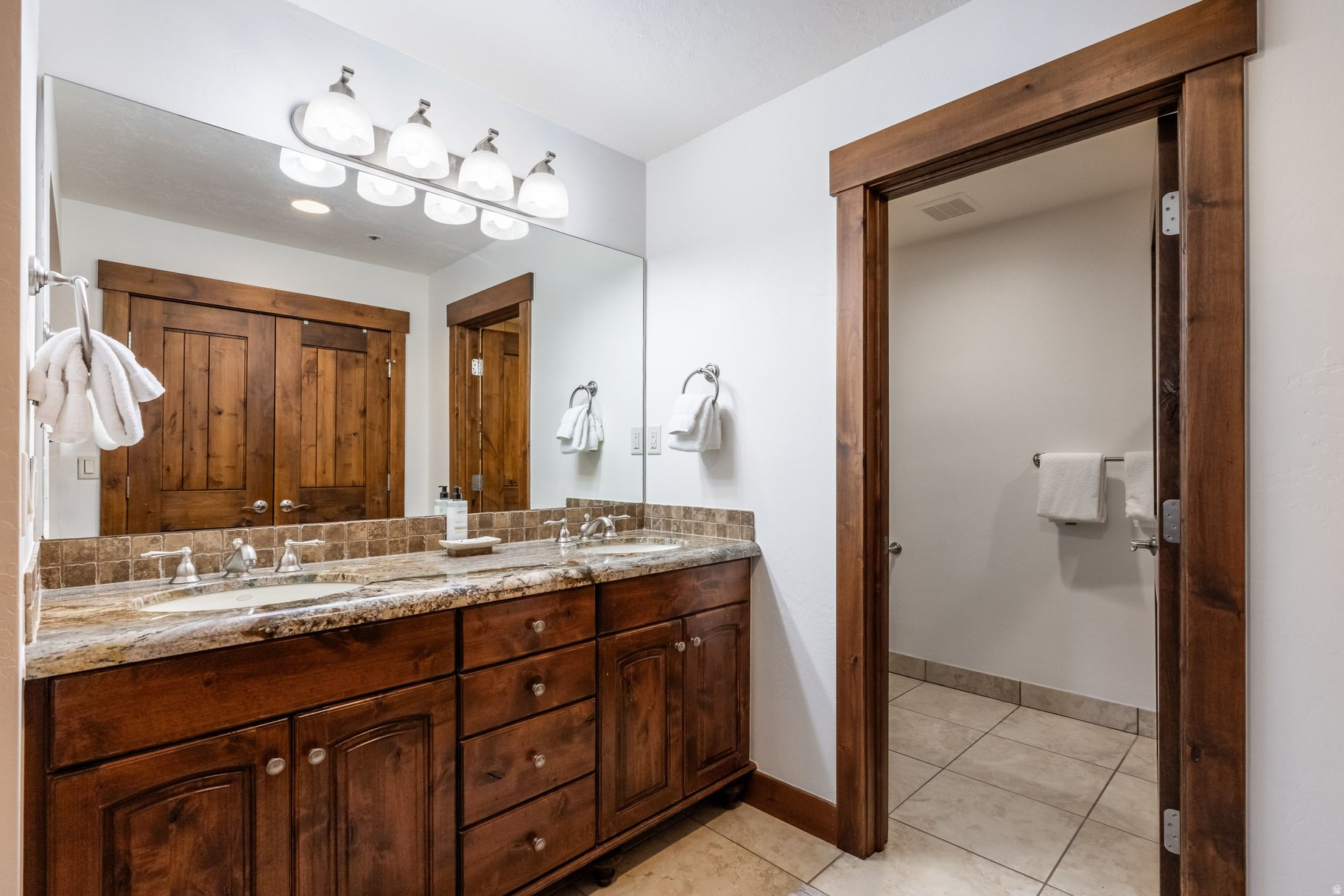 QUEEN ESTHER VILLAGE - Residential