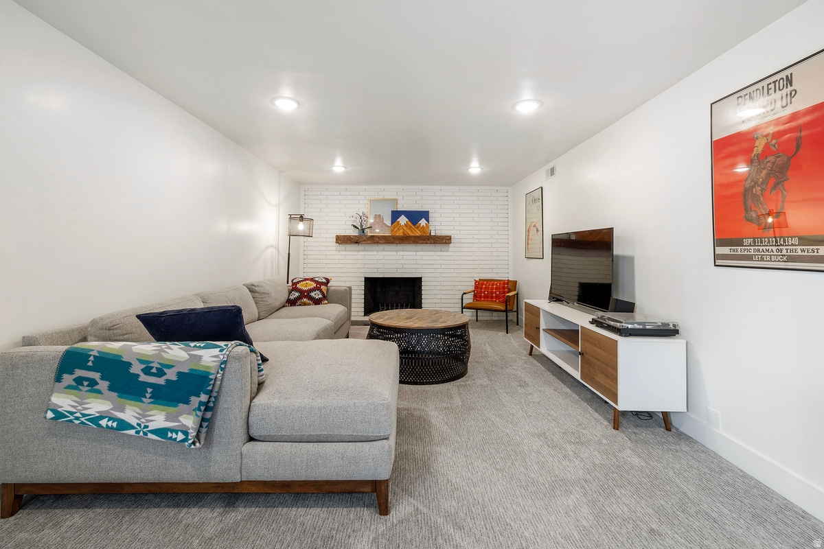 UPLAND TERRACE PLAT - Residential