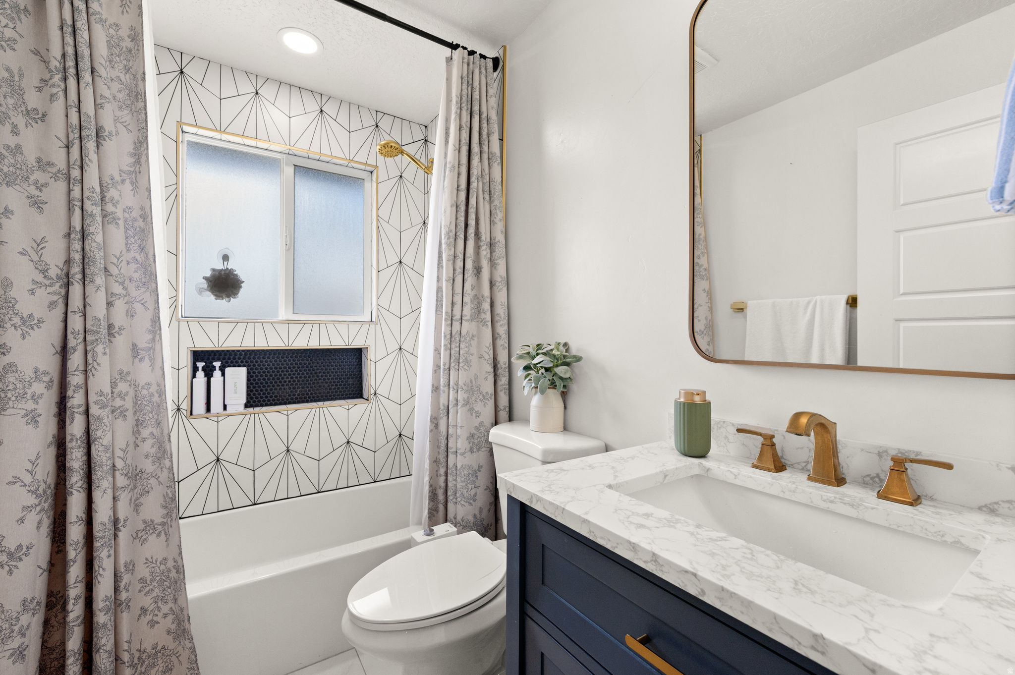 CANYON WEST - Residential